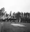 Gymnastiken 1944.
Gymnastikuppvisning på häst, av manliga gymnaster.