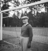 Fotbollen 1944.
En s.k. oldboy avvaktar i fotbollsmålet. 

Köpman Wilhelm Gustafsson (?), Växjö.
Källa: Thornell, Isa, 