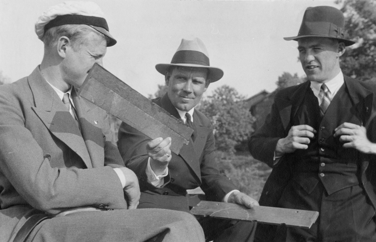 Fotografi ur Detlow von Brauns album. Detlow von Braun tillsammans med Tore Holm och Gösta Wadström.