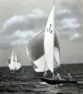Fotografi ur Detlow von Brauns album. Segelbåten 5-S72 SUNNY under kappsegling med Gunnar 