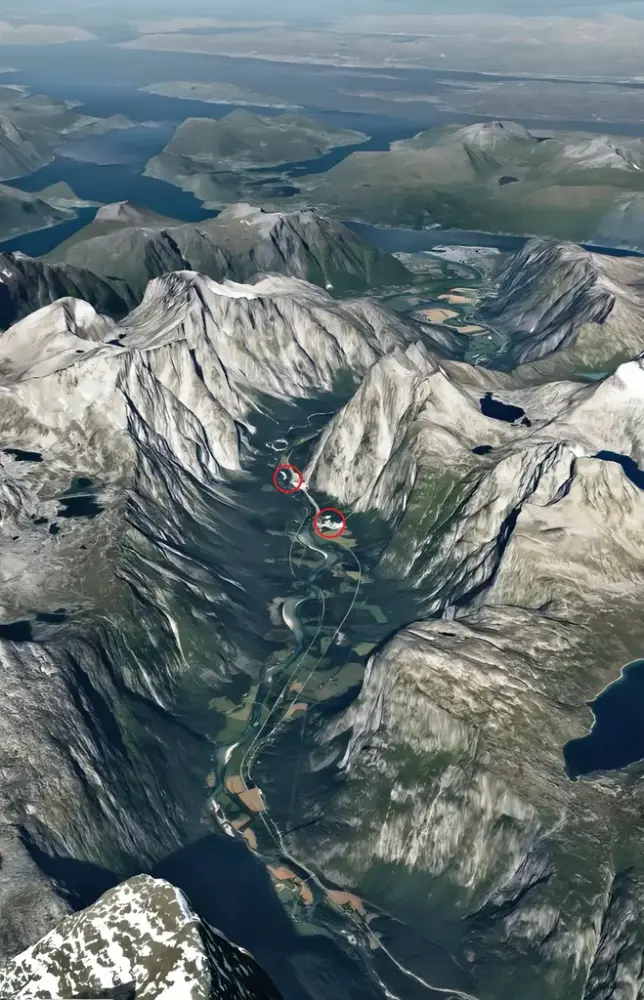 Viser en grafisk 3d-modell av Horgheim, en relativt trang dal, hvor den trangeste delen er markert i rødt, fjellene står her også ekstra bratte og høye på hver side.