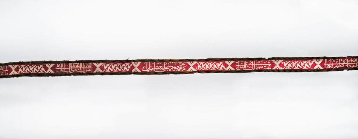 Astrolabium daterat till 1773. Ejkomplett då det saknar Alhidad (visaren).
Bandets längd 1400 mm, bredd 19 mm. Bandet daterat till 11 nov 1817 - 31 okt 1818.