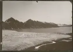 Terra Nullius - Gunnar Isachsens bilder fra kartleggingen av Svalbard i 1906 og 1907