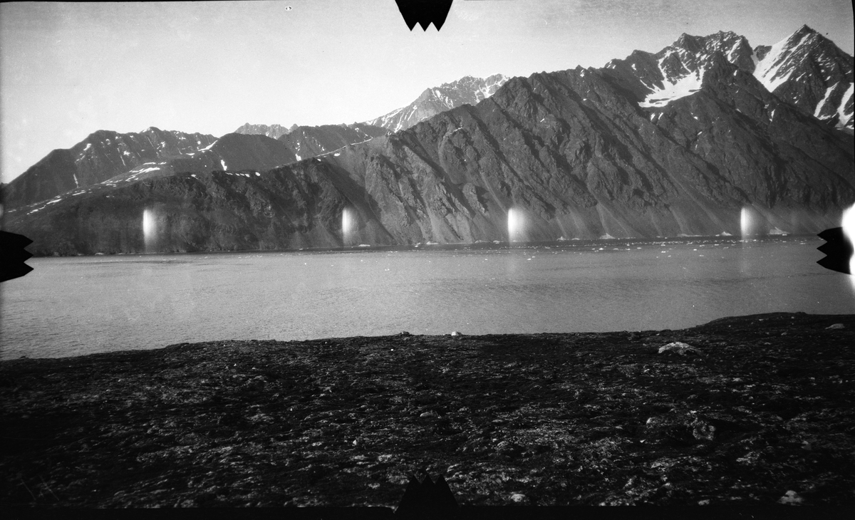 Fra odden sydøst uglebjerget. -Fra kartleggingen av Svalbard i 1906.