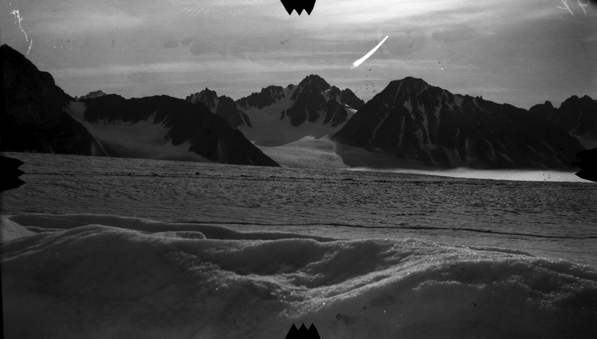 Fra st, 2 i Magdalena bay. -Fra kartleggingen av Svalbard i 1906/07.