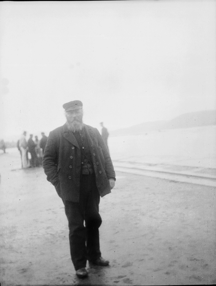 -Fra kartleggingen av Svalbard i 1907.