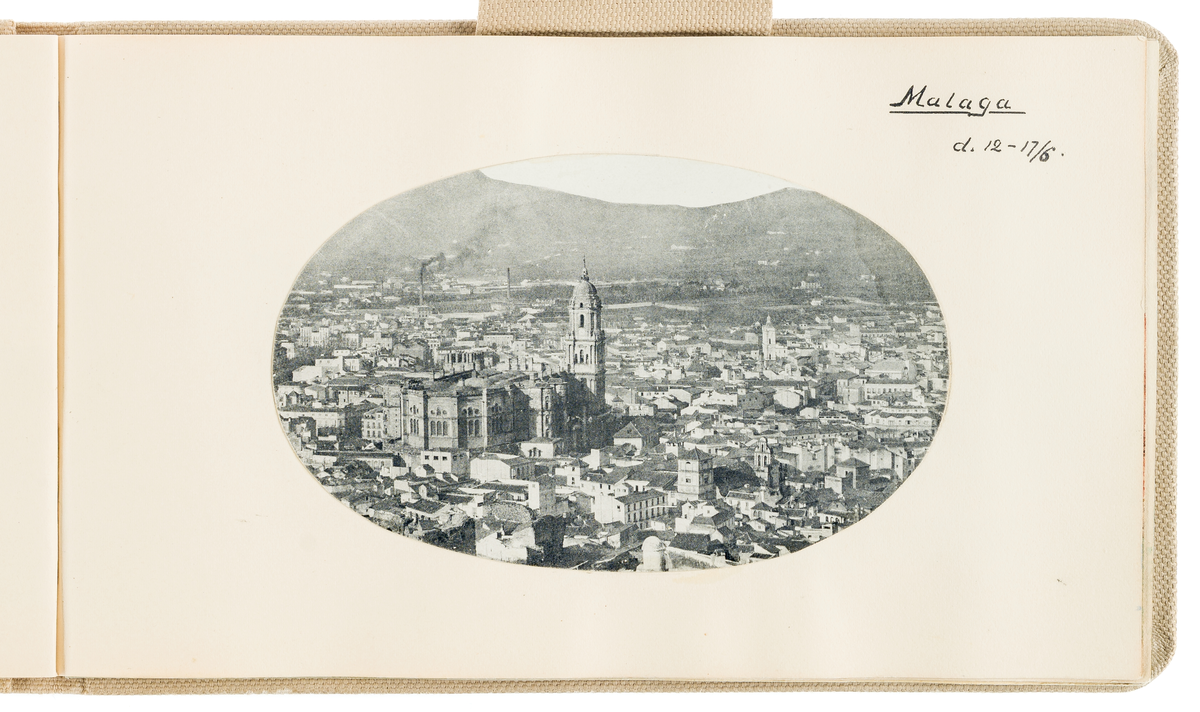 Fotografiet förställer en vy över Malaga med katedralen i centrum.