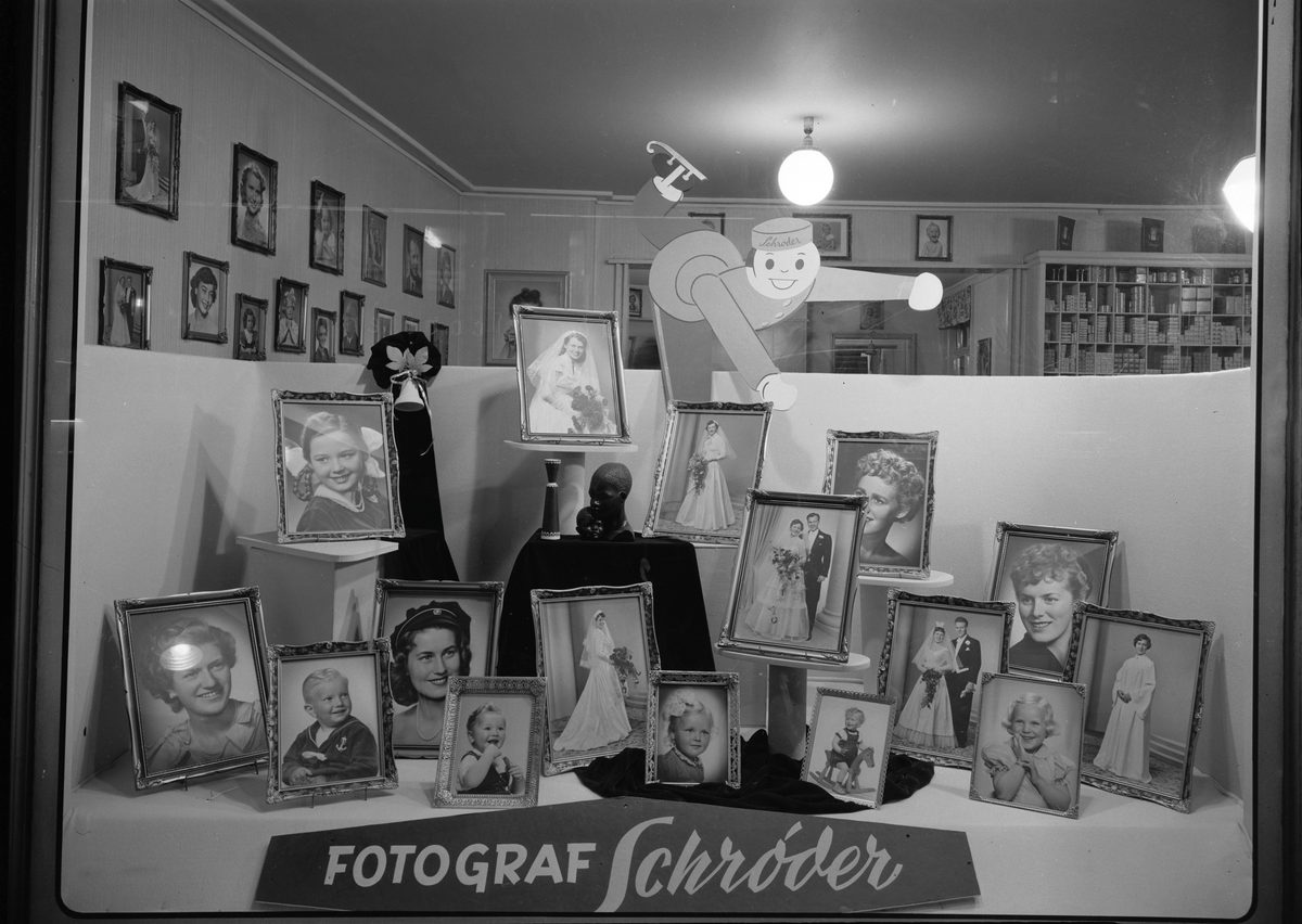 Julevindu til Foto Schrøder julen 1956