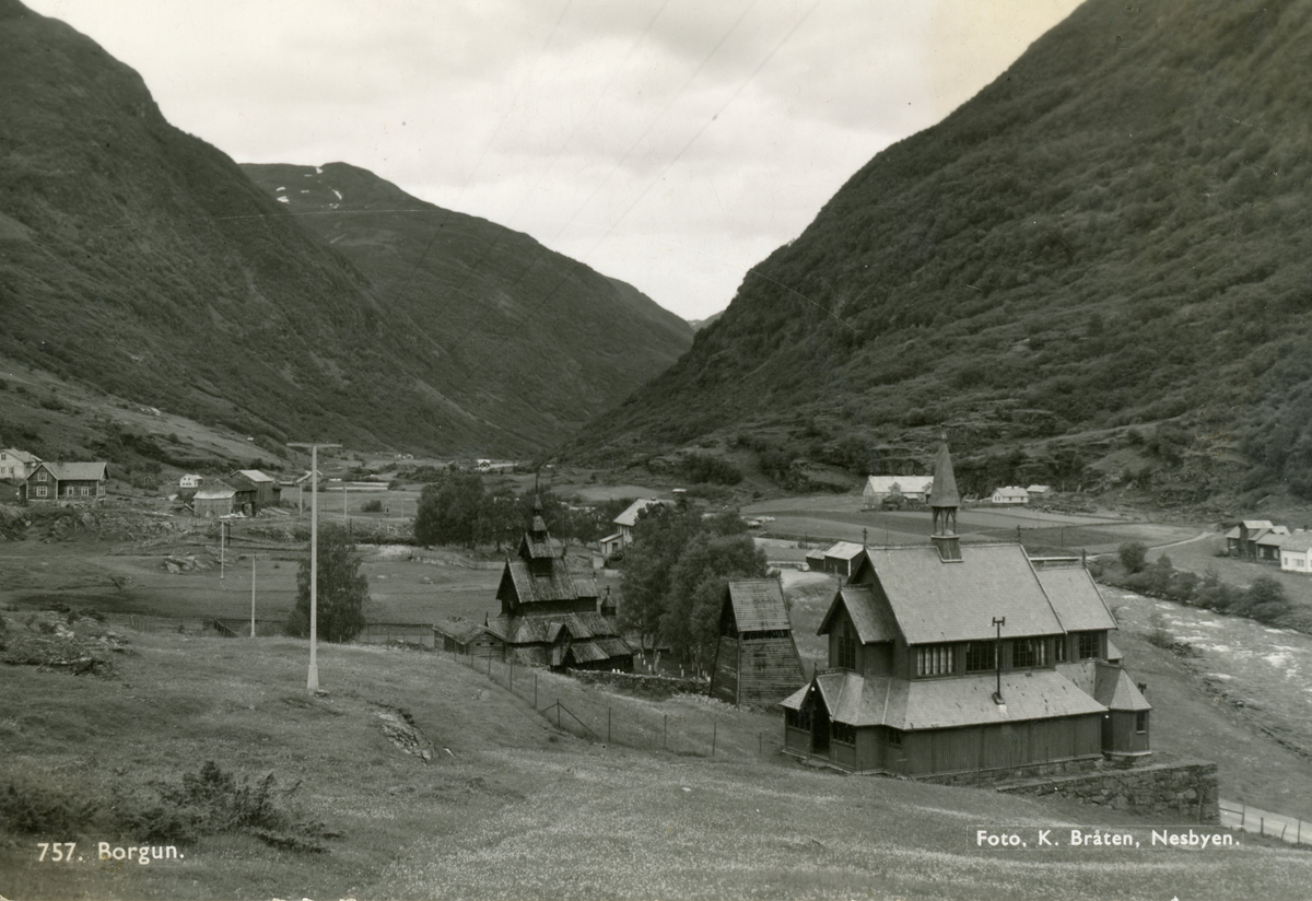 Postkort
Borgund i Lærdal, sommer
