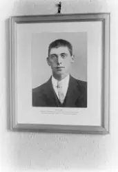 Falne postfolk. Andre verdenskrig. Næss, Karl Marius. Poståpner Nesvalen.