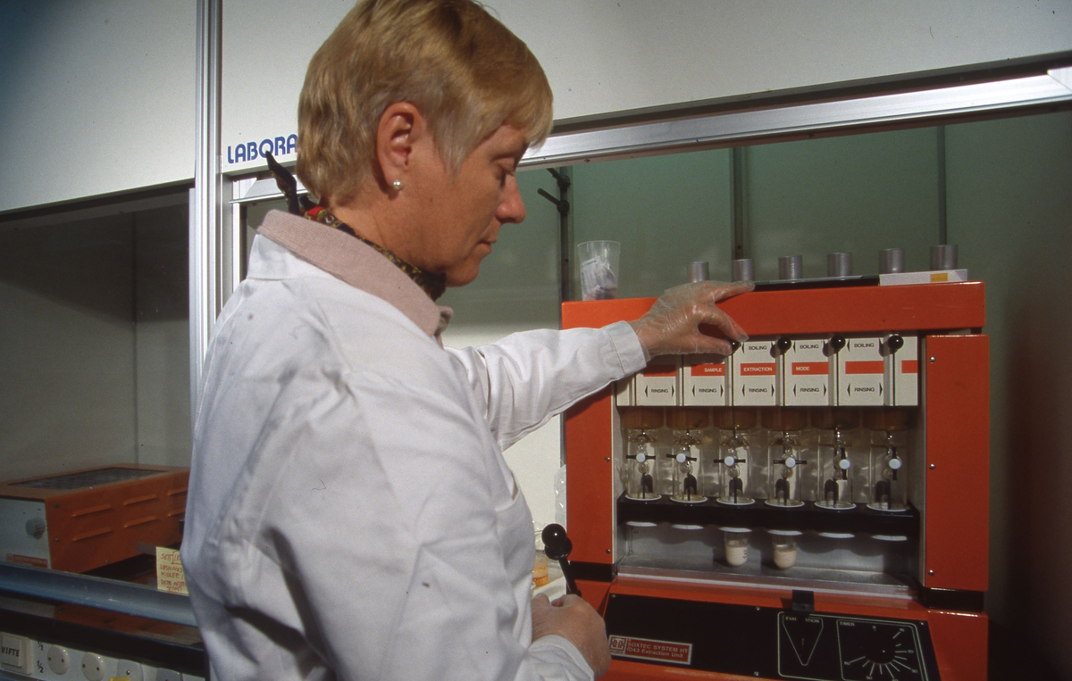 Akvaforsk, Sunndalsøra : Laboratoriearbeid