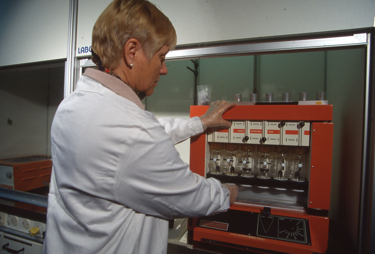Akvaforsk, Sunndalsøra : Laboratoriearbeid
