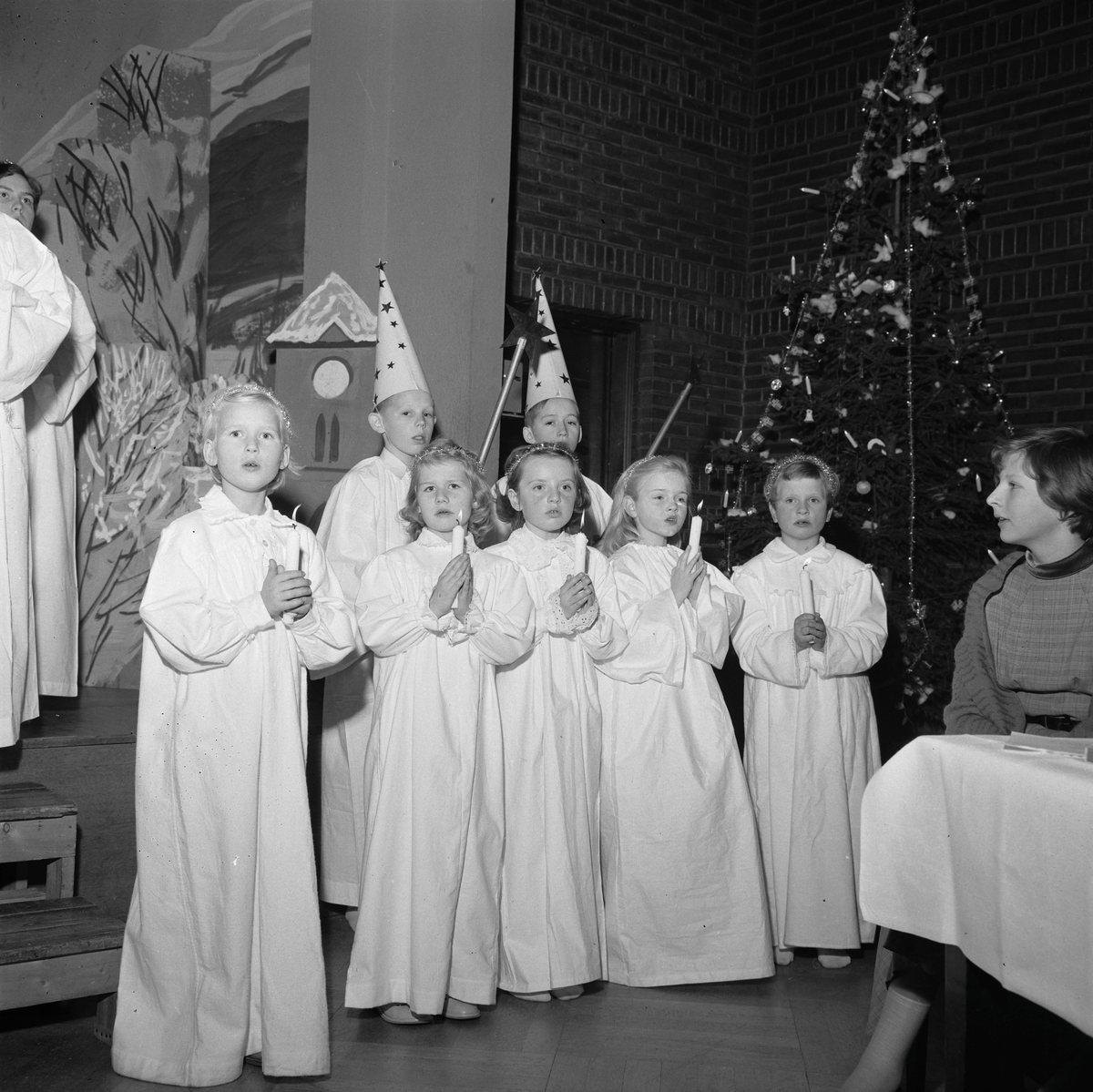Luciafest til inntekt for juleinnsamlingen til gamle og syke