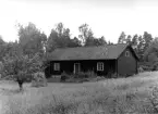 (uppgifter saknas). Möjligen Kavlåsstugan och dess grannhus på ursprunglig plats.