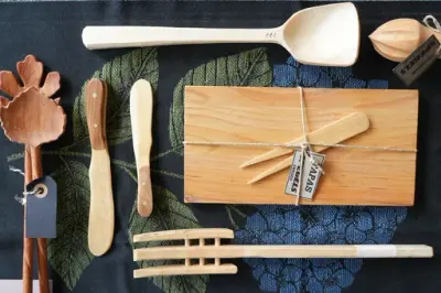 Trähantverk museibutiken sommar 2025