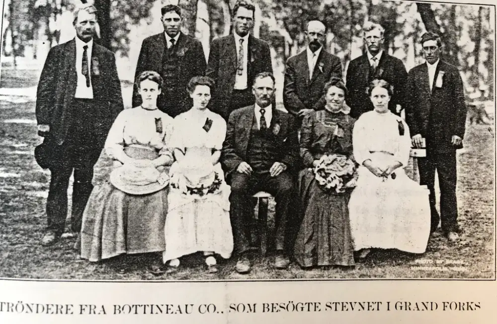 Historisk bilde av en gruppe mennesker.