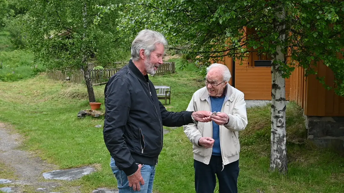 Bilde av Olav Vesaas og Yngve Knausgård.