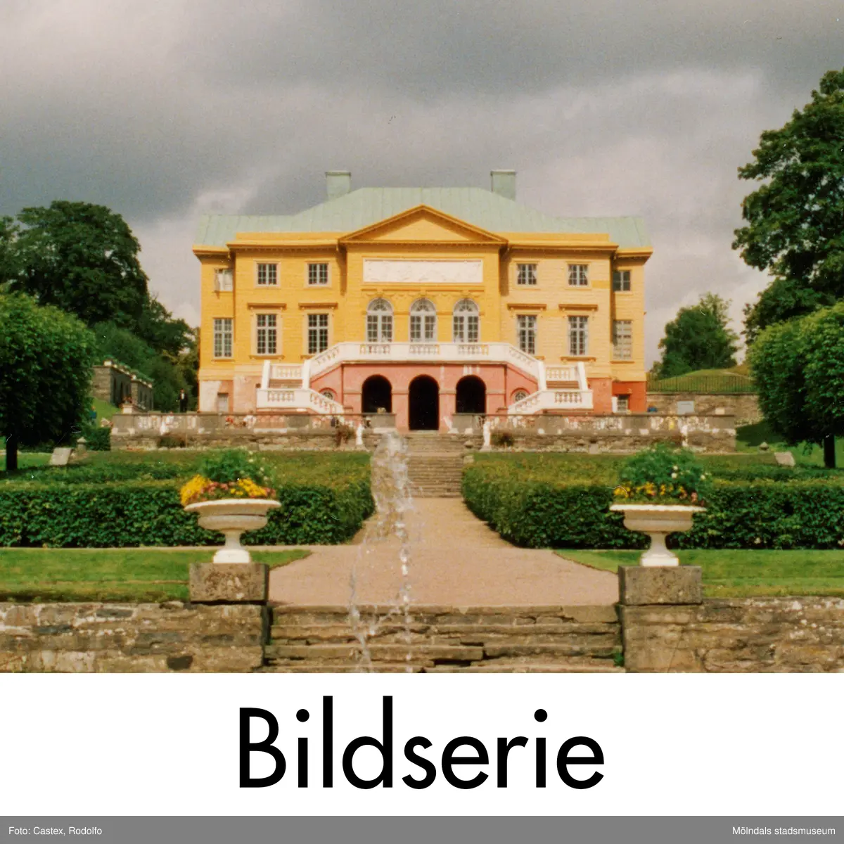 Serie om sex fotografier som visar Gunnebo slott och slottsparken. Mölndal, år 1994.