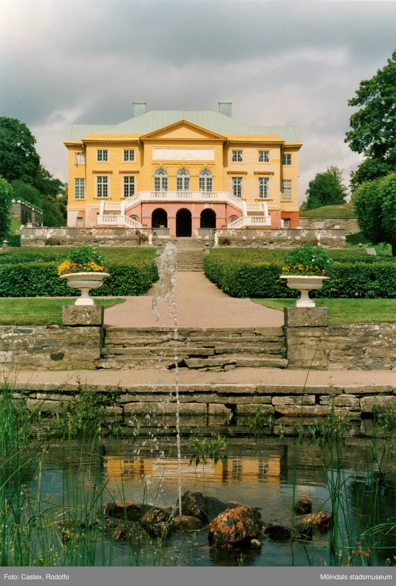 Gunnebo slott och slottsparken. Mölndal, år 1994. Fasaden som vetter åt söder.