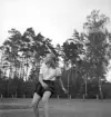 Folkskolans tävlingar, 1944.
Bollkastning för flickor.