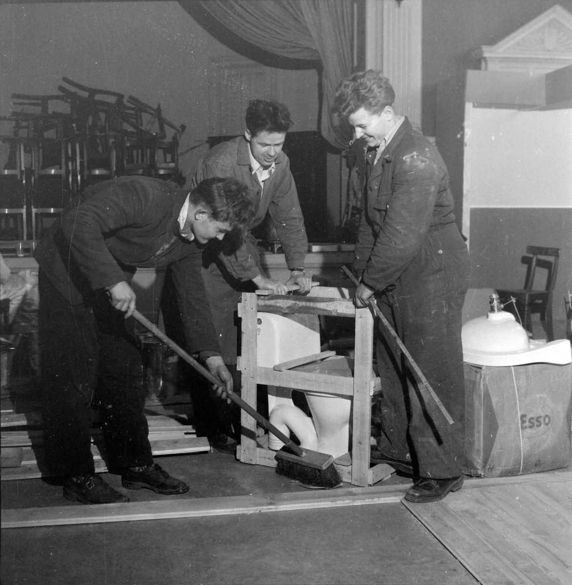 Håndverk- og Industrimessen 1954, rigging