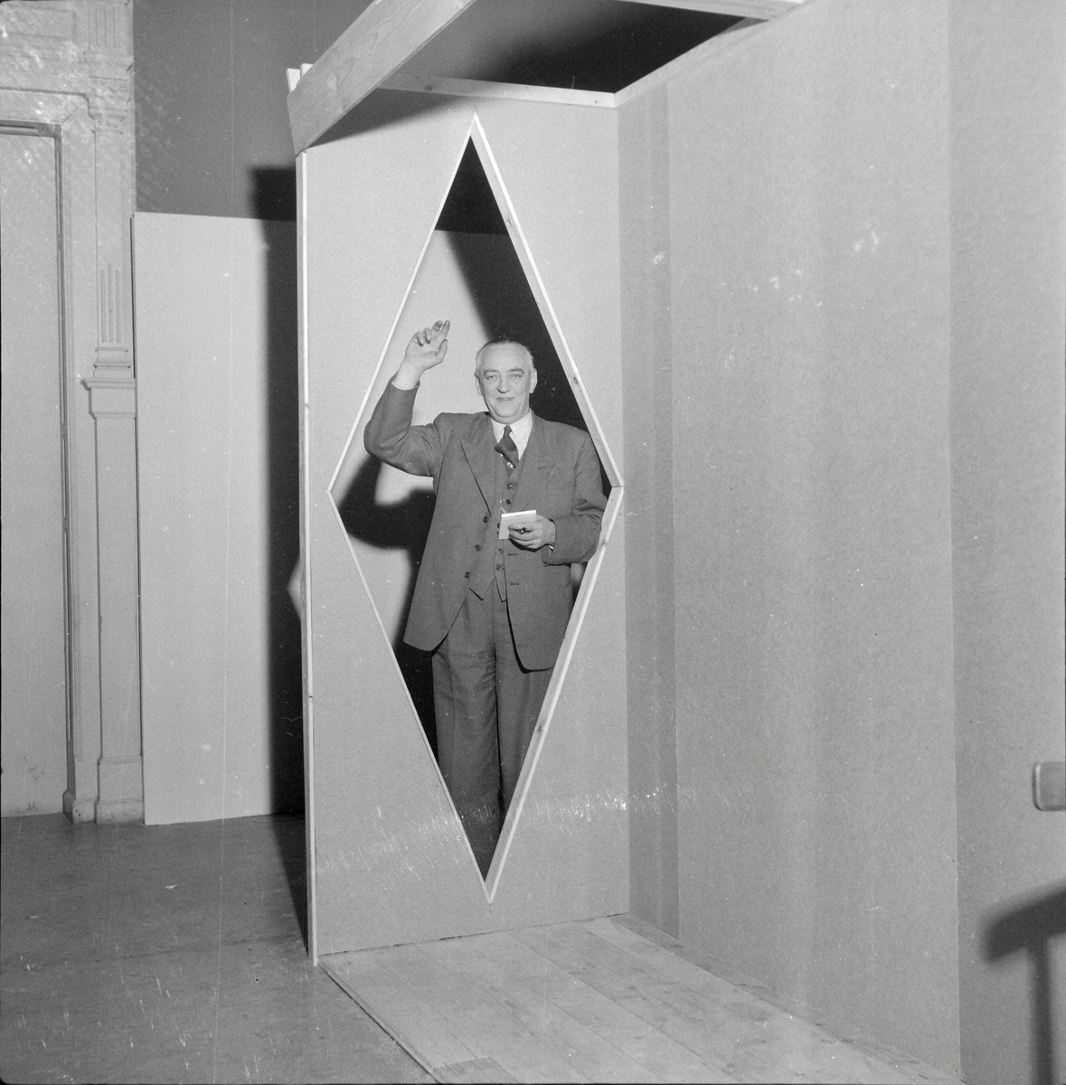 Håndverk- og Industrimessen 1954, rigging