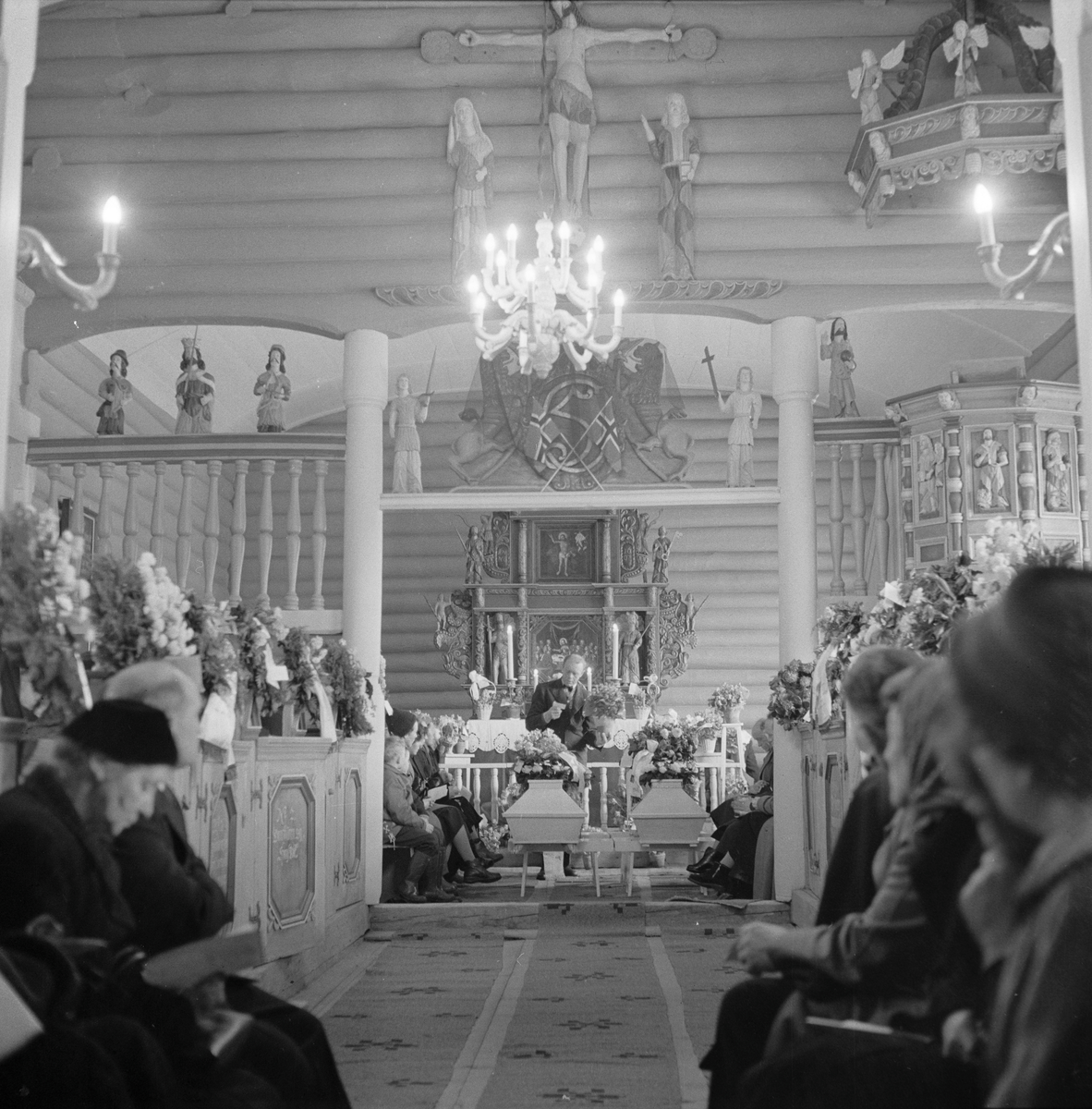 Begravelsen til barna Berit og Hans Petter Mølmshaug