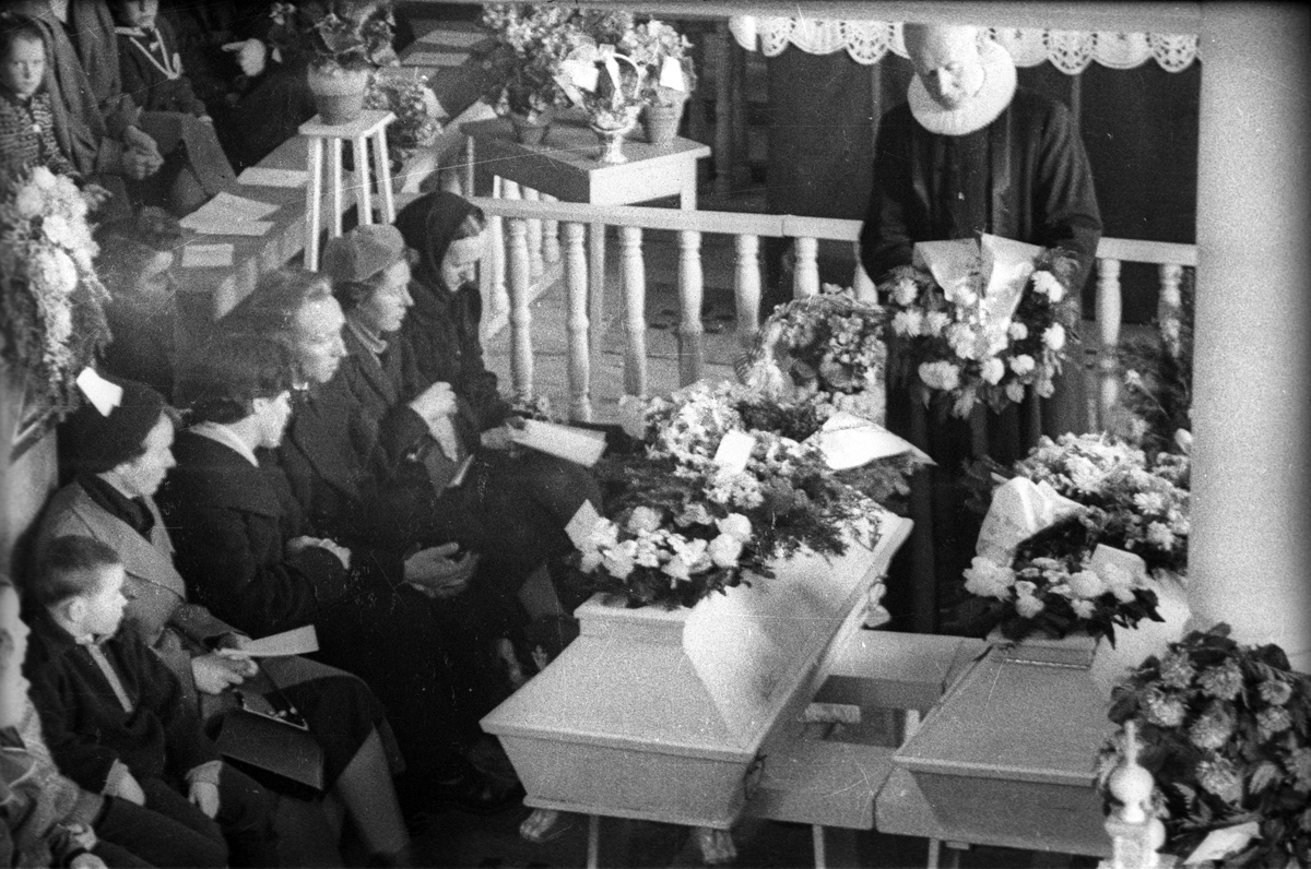 Begravelsen til barna Berit og Hans Petter Mølmshaug