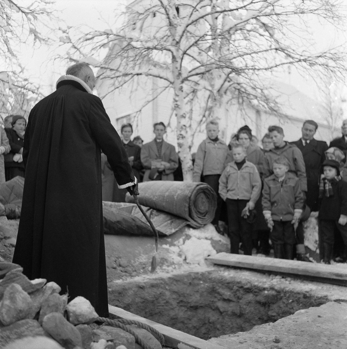 Begravelsen til barna Berit og Hans Petter Mølmshaug