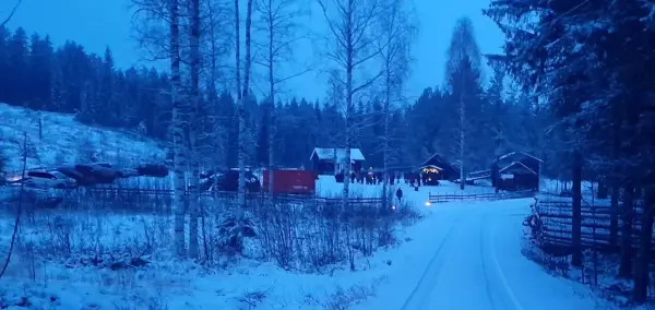 Julegrantenning på Dalen Husmannsplass i Sigdal