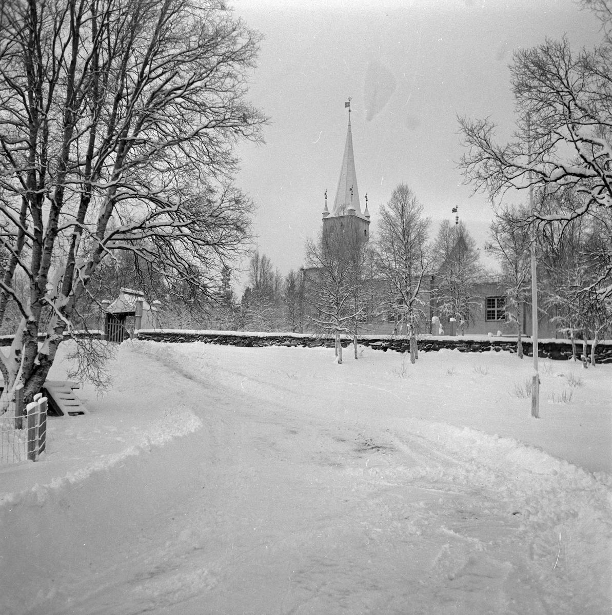 Lesjaskog kirke