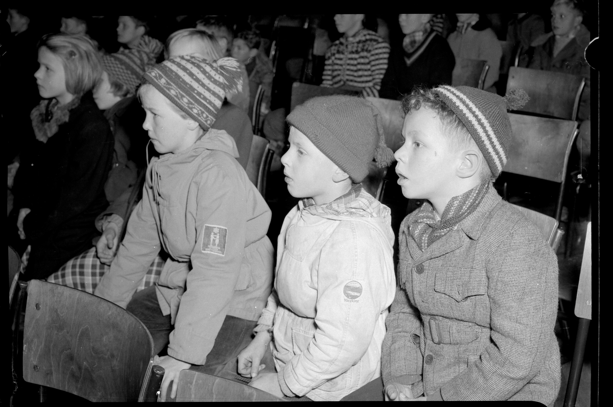 Hjallis kåserer og viser film i Folkets Hus