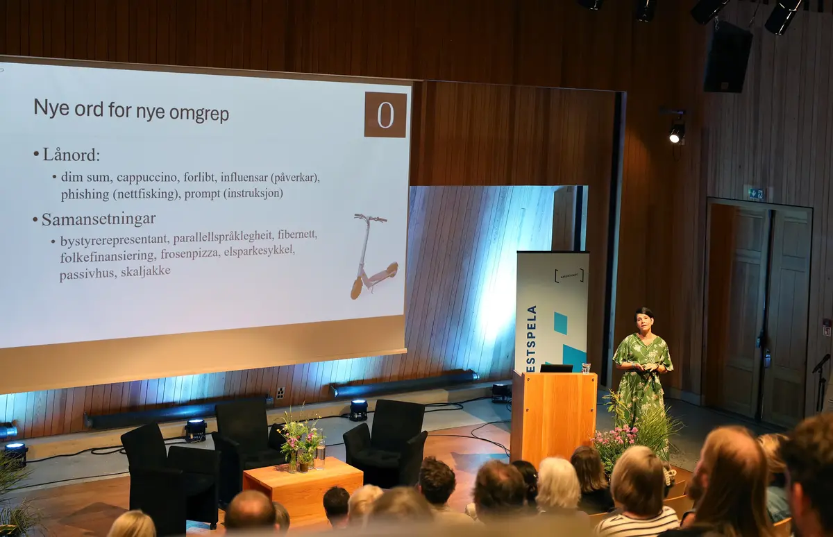 Marginn Rauset held Minneføredraget.