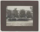 Hälsinge regemente I 14, gruppfoto av officerare i regementsparken, tidigt 1900-tal.