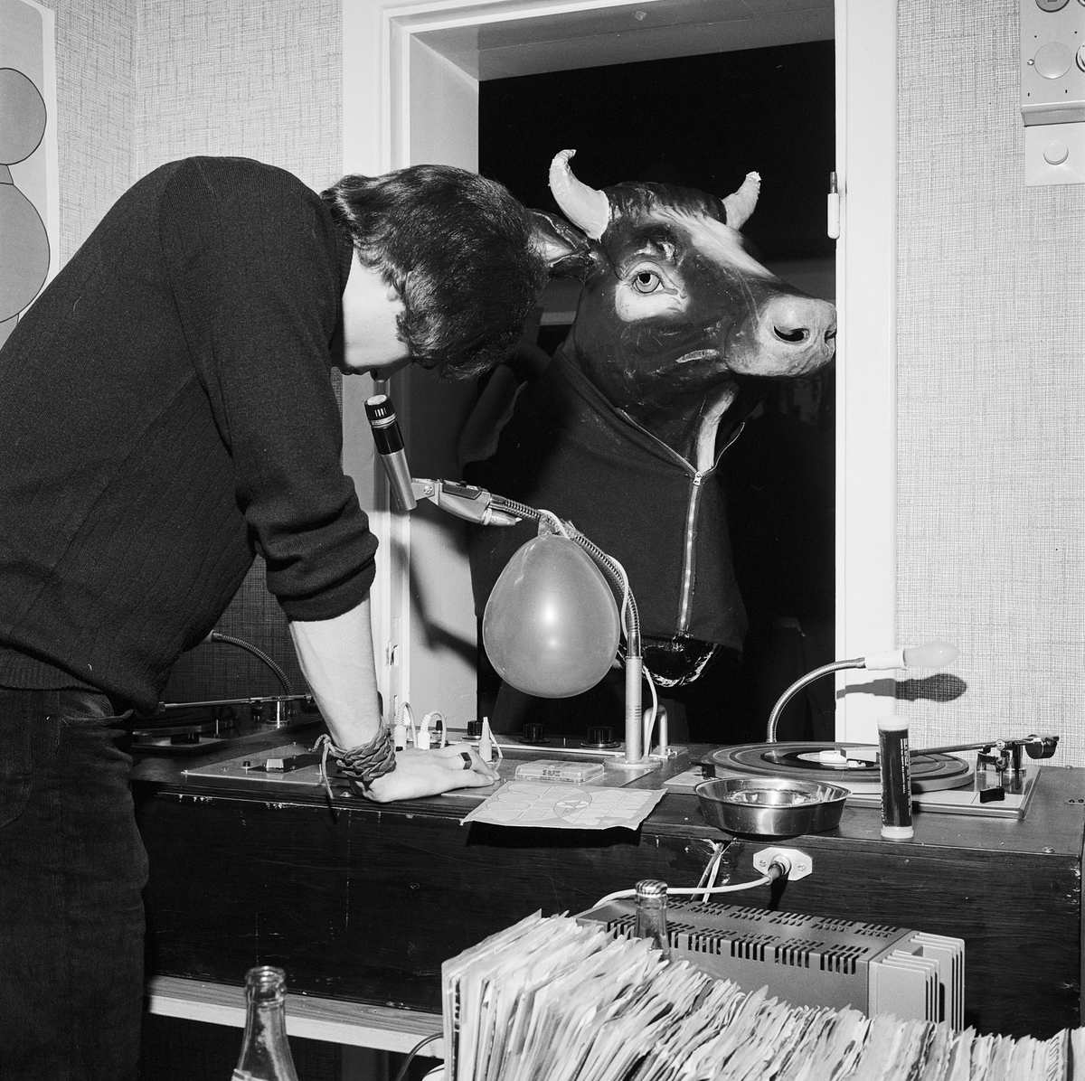 Maskerad på ungdomsgården i Söderfors, Uppland 1970