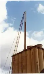 Uppsättning av skorsten silo SOAB; hetoljeanläggning