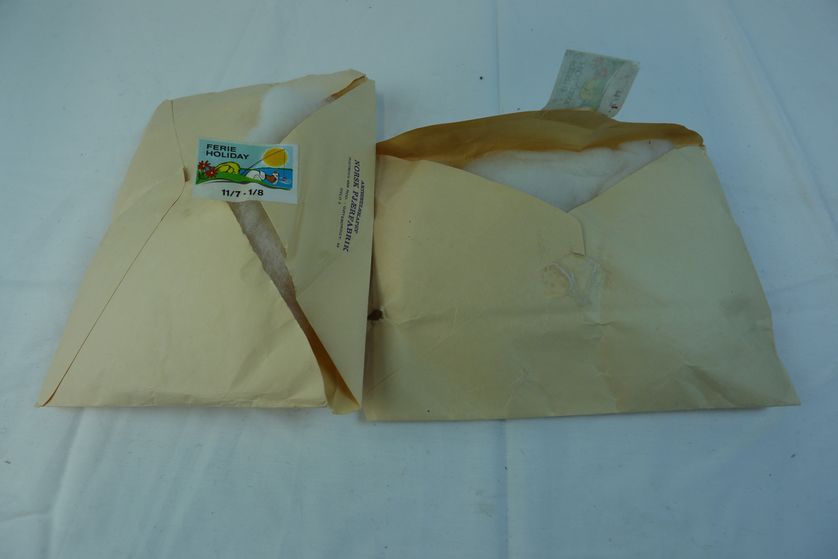 To konvolutter som inneholder dunmyk polyester hulfiber og vanlig polyesterfiber.