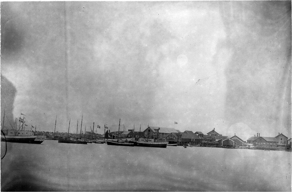 Melbu havn i regnvær juli 1911
