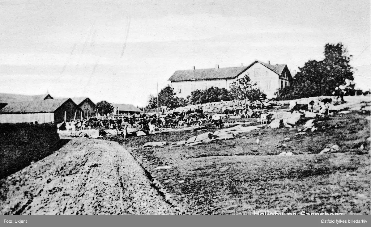 Holleby gård i Tune ca. 1920. Postkort.