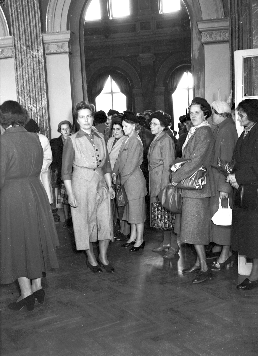 Yrkesskolornas avslutning på Stadshuset. Den 20 maj 1950