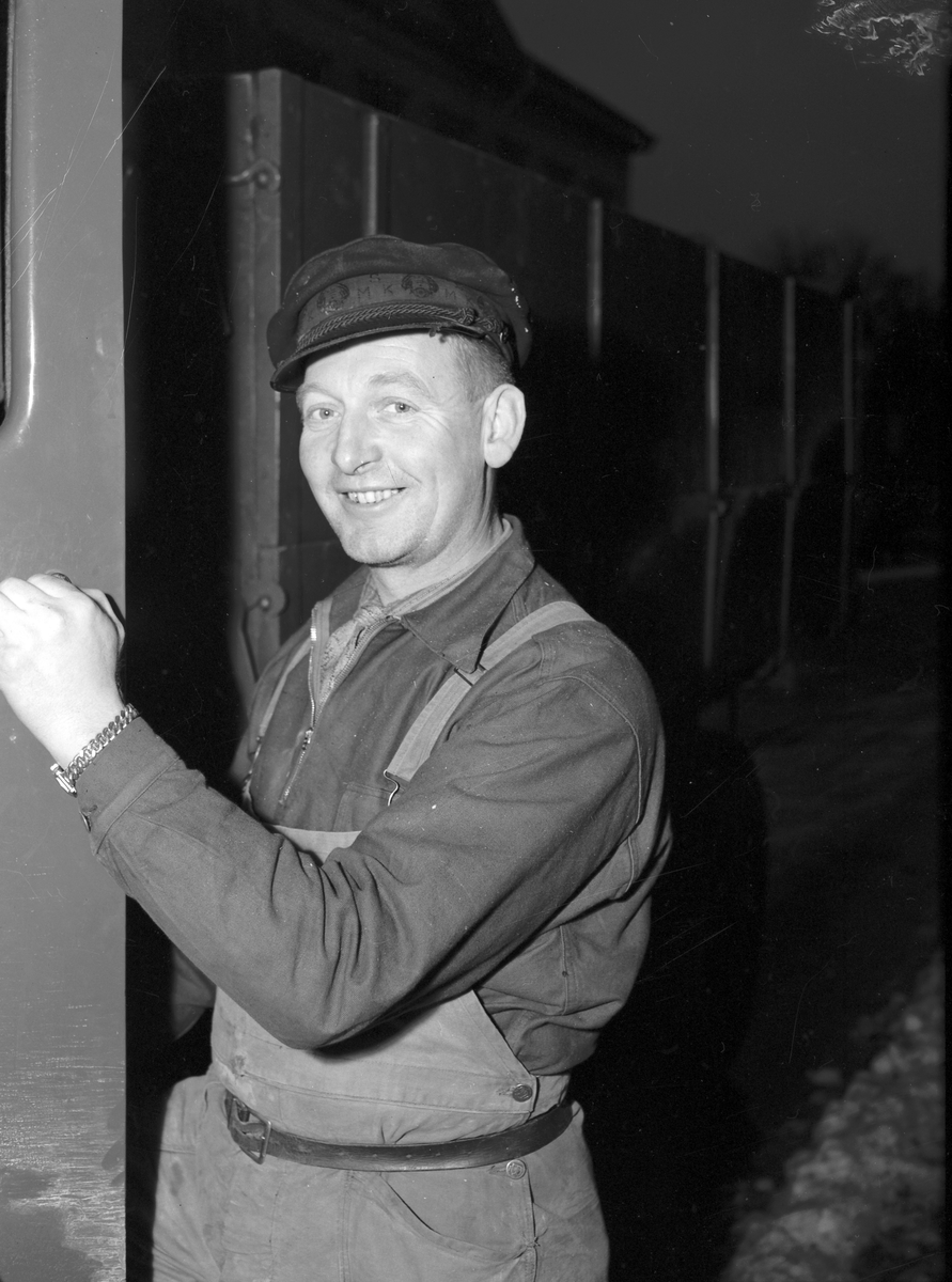 Bil o Buss, lastbilschaufför. Bröderna Lindbergs Åkeri, Bomhus. Den 13 december 1950