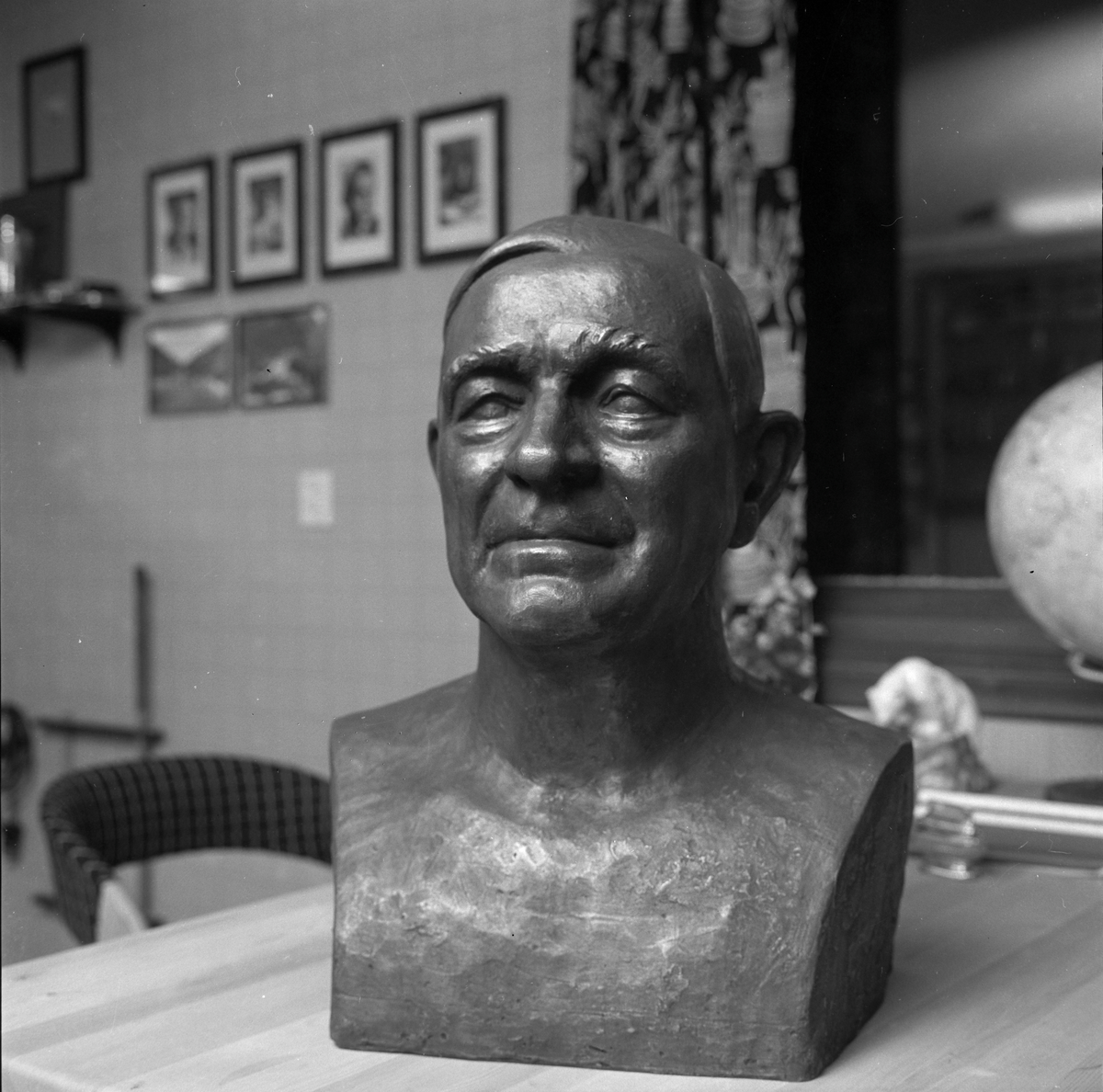 Byste av generaldirektør Carl Julianus Holm
