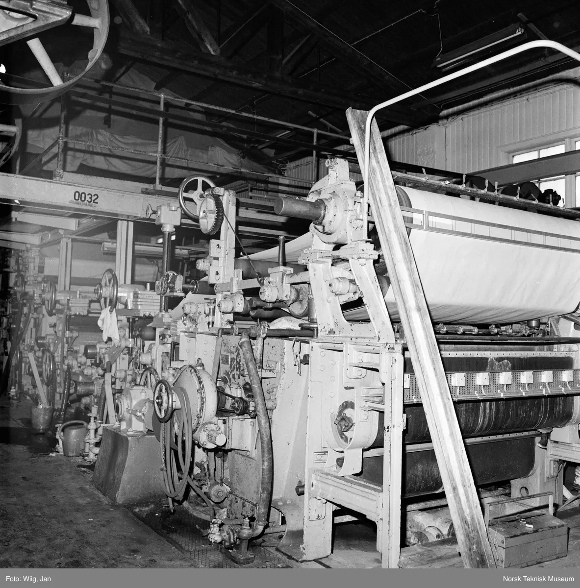 Alvøens Papirfabrik. Papirmaskin II, seddelmaskin. Installert i 1936.