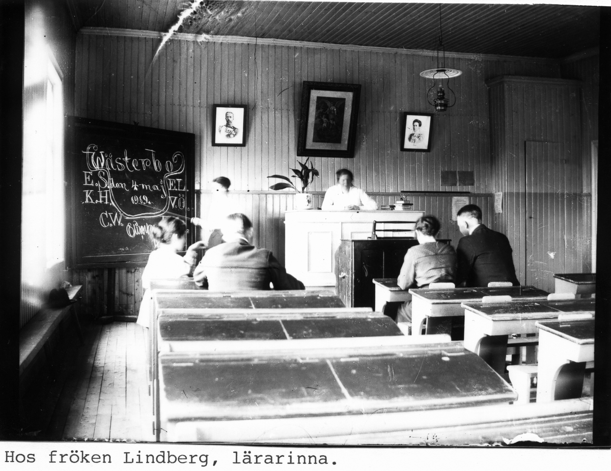 Västerbo skola. Hos fröken Lindberg, lärarinna.