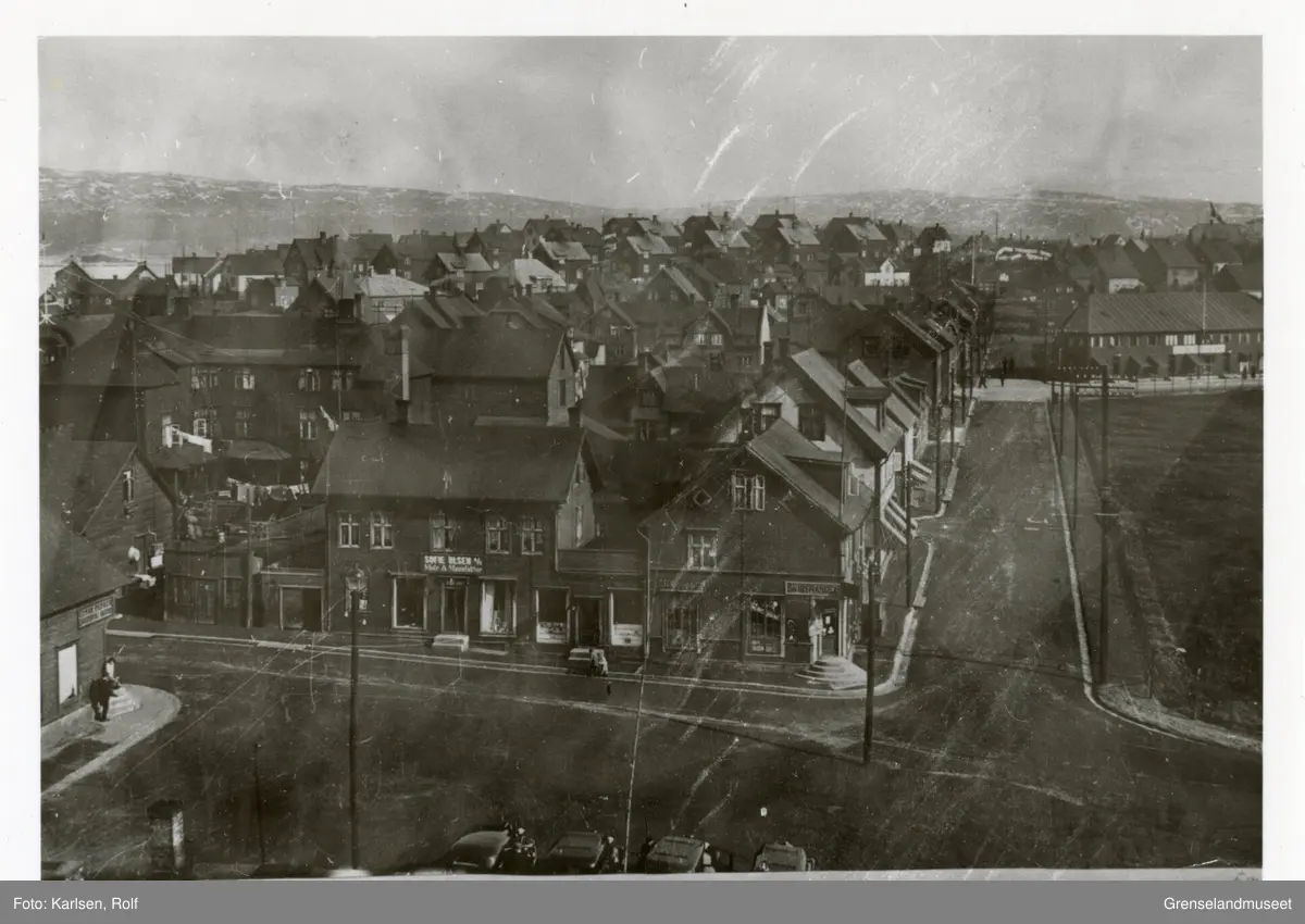 Wiullsgate i Kirkenes sett fra dampskipssentralen, 1937.