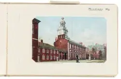 Denna kolorerade vykort visar Independence Hall i Philadelphia.