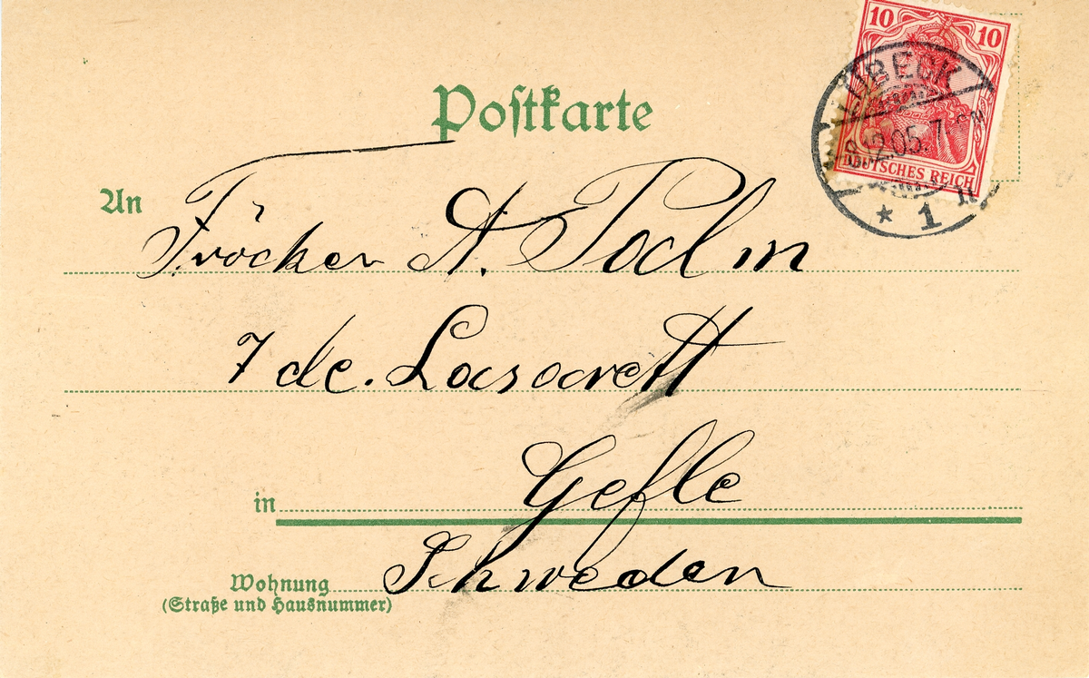 Brevkort adresserat till sjuksköterskan Amanda Palm 1905. 
Motiv med en hälsning "Gryss aus Lybeck, Rathaus (rådhus) mitt Treppe".
Text på framsidan: ".. .. an Lasarettet .. Lybeck. Gryss sender Ernst Puknus".