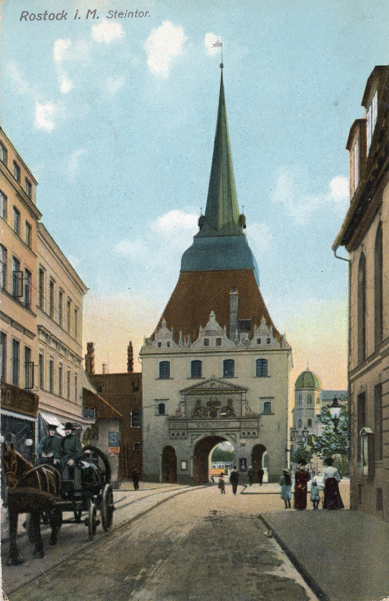 Brevkort adresserat till sjuksköterskan Amanda Palm 1912.
Motiv av staden Rostock i. M Steintor. 
Text på baksidan: "Rostock 9/4. Med ett tack för sist beder jag få sända en vänlig hälsning. Sigurd Sörensen?".
