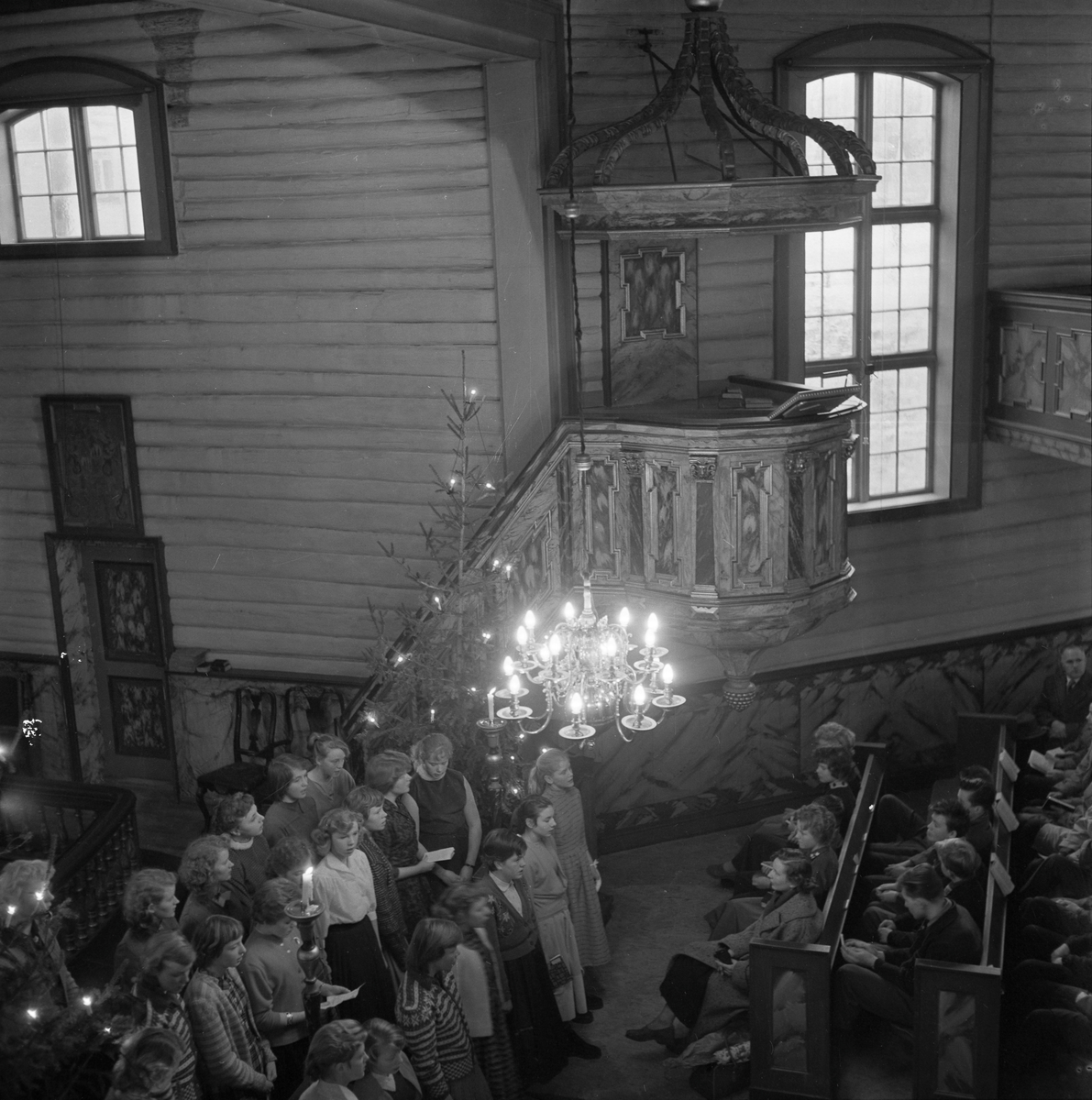Trondheim Framhaldsskoles julegudstjeneste i Bakke kirke