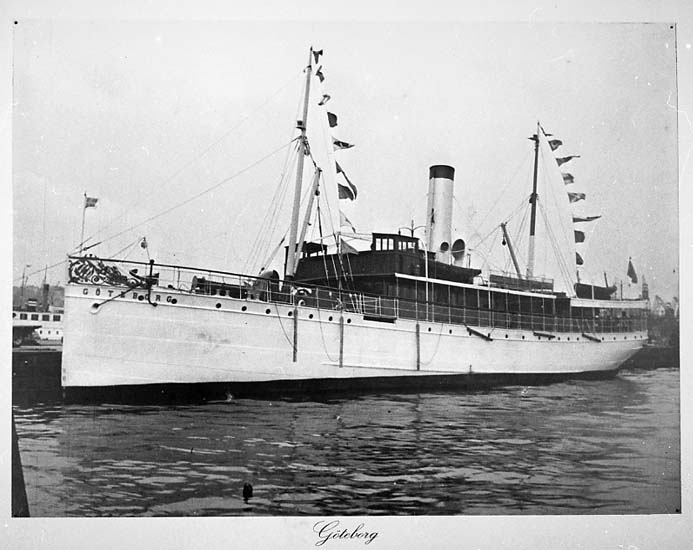 Medföljande text: "Ångaren "Göteborg".